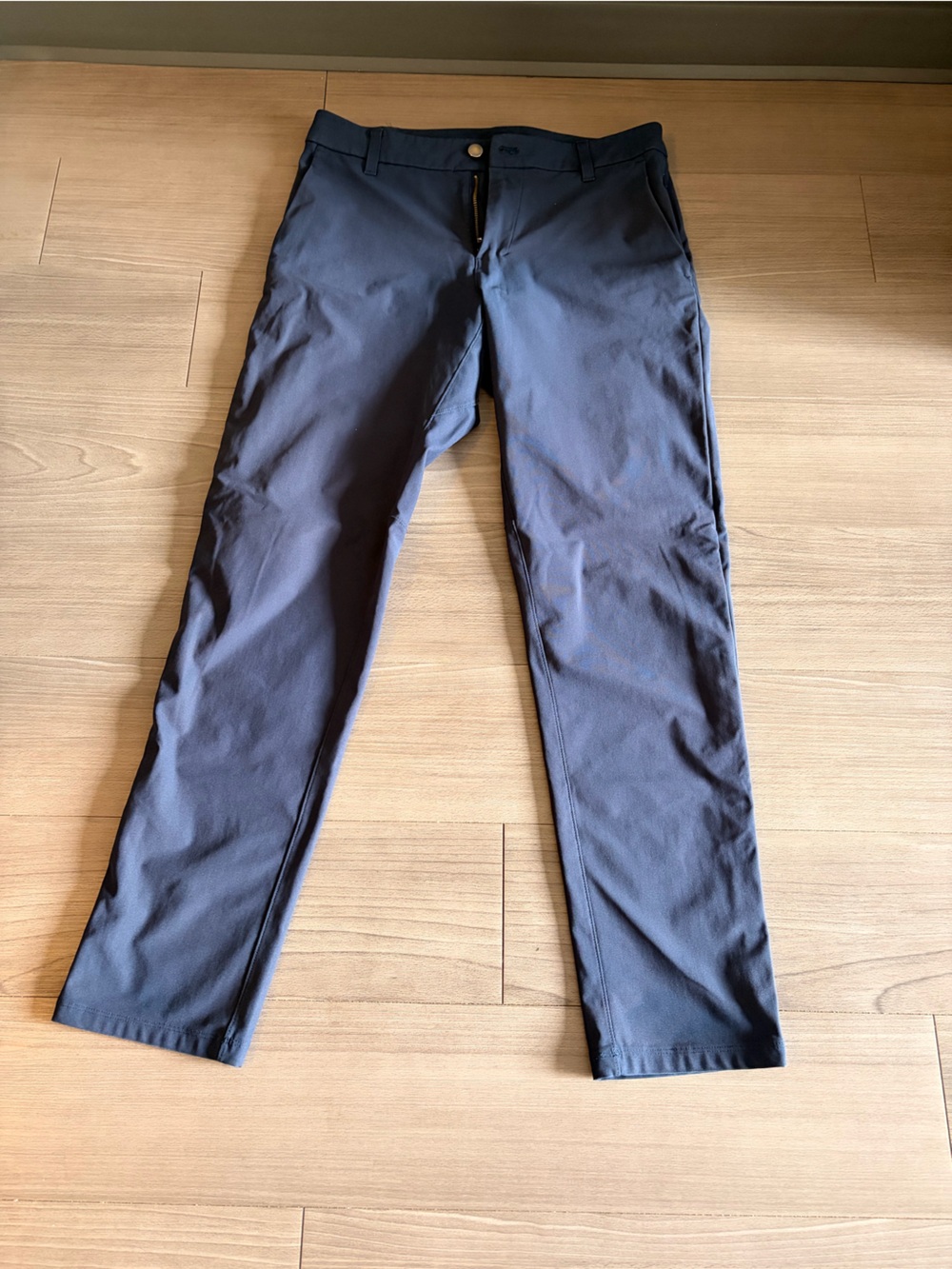 Lululemon Classic Straight-Leg Pants in Slate Blue